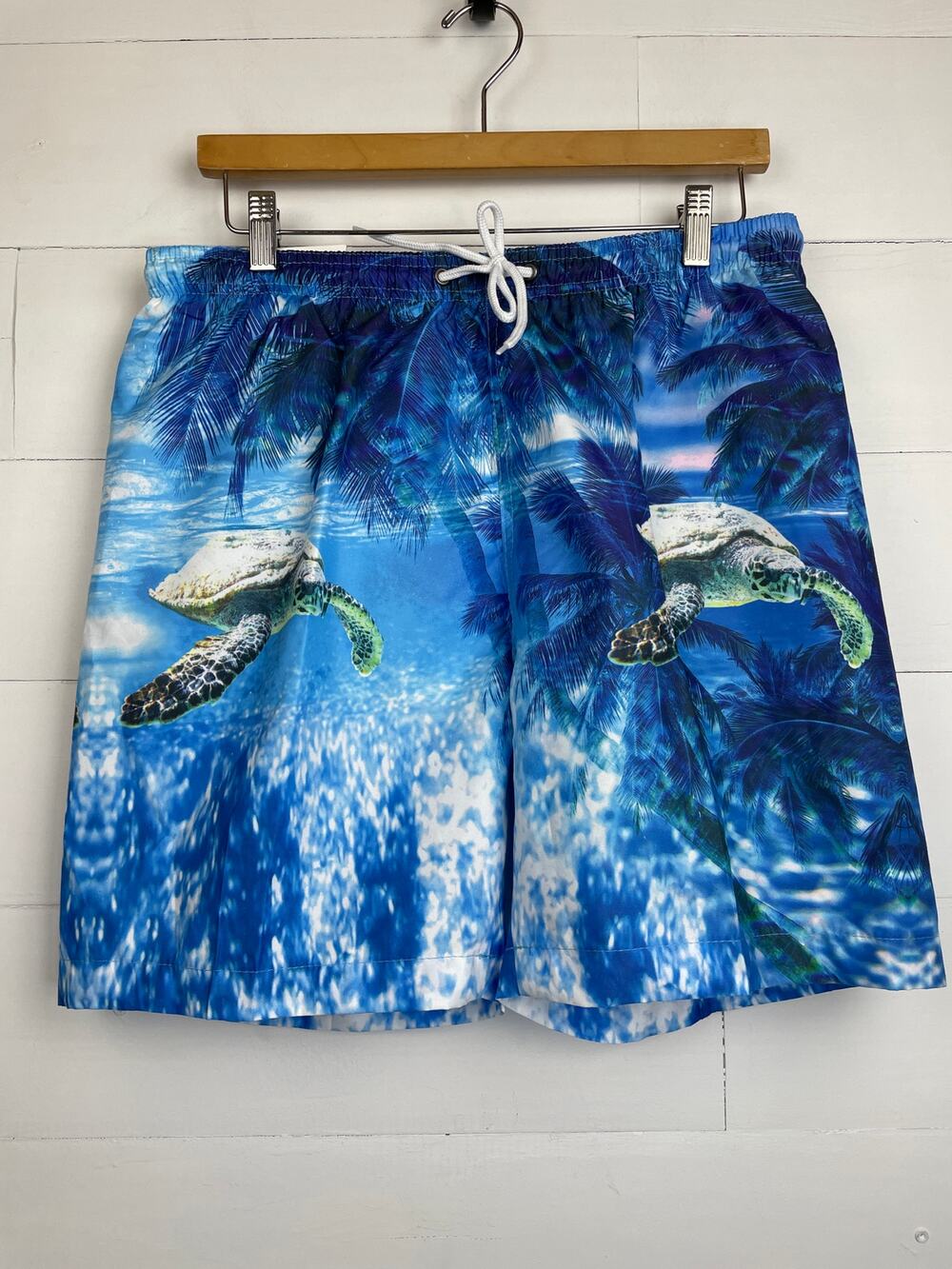 NWT Trunks Surf & Swim Co. Photo Real Sea Turtle Swim Trunks - Size Medium